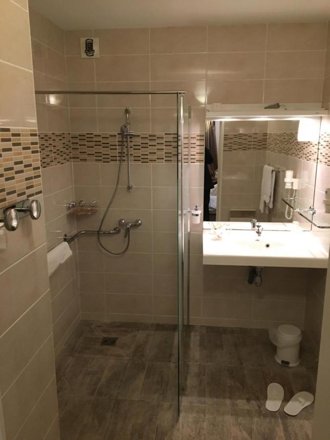 Hôtel Les Nymphéas Chaufour-lès-Bonnières Kültér fotó